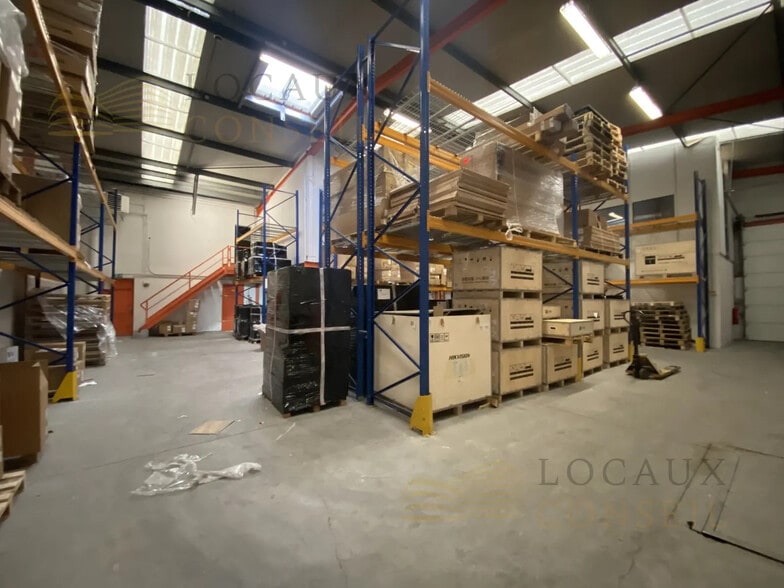 Flex in Argenteuil for lease - Interior Photo - Image 3 of 7