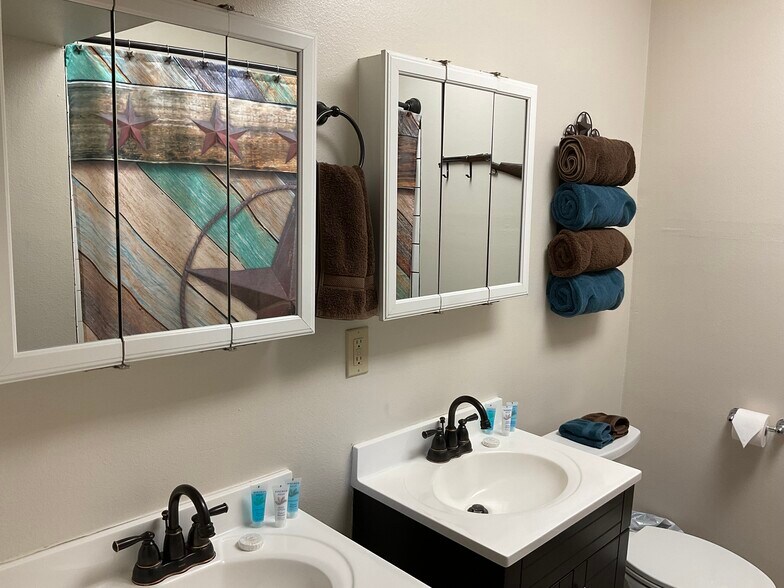 155 Townsend St, Cedarville, CA à vendre - Photo intérieure - Image 3 de 60