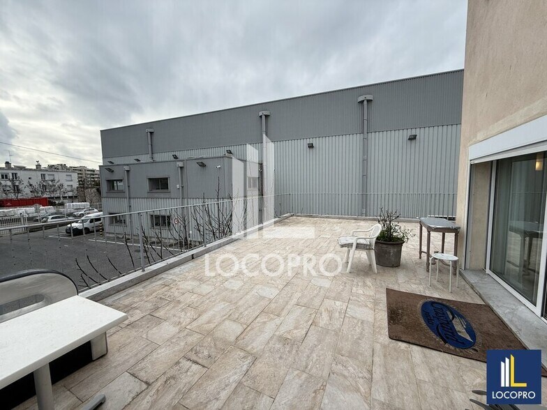 Industrial in Cannes for sale - Building Photo - Image 2 of 12