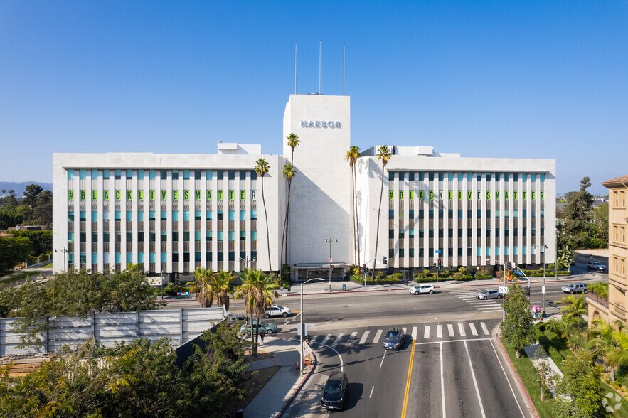4201 Wilshire Blvd, Los Angeles, CA à louer - Photo du bâtiment - Image 3 de 13