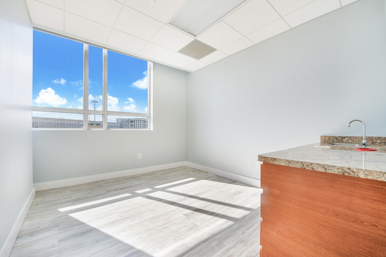 135 San Lorenzo Ave, Coral Gables, FL 33146 - Unit 720 -  - Interior Photo - Image 2 of 12