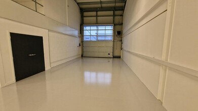 Buckingham Rd, Silverstone for lease Interior Photo- Image 2 of 2