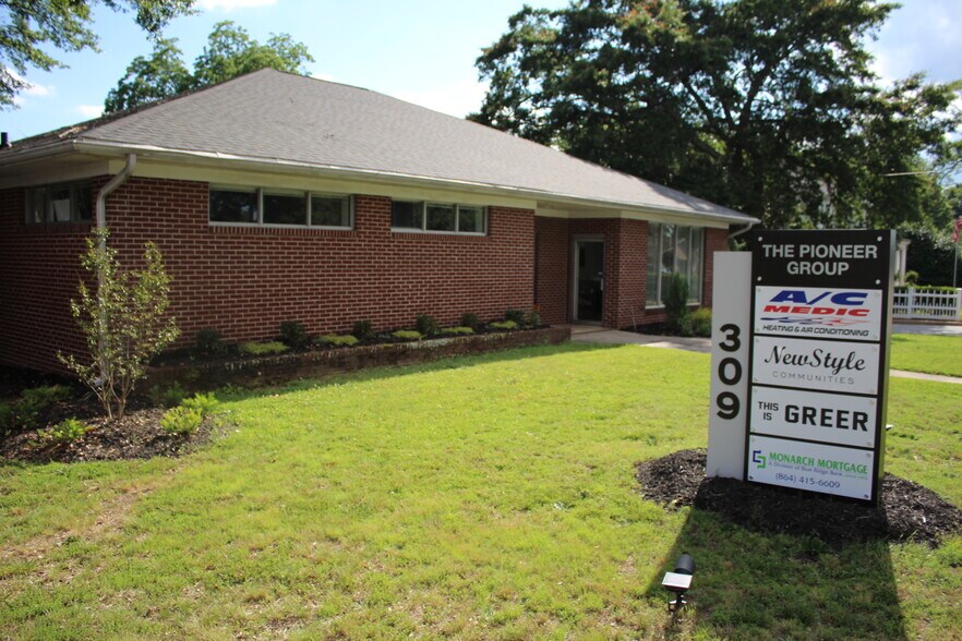 309 W Poinsett St, Greer, SC à louer - Photo du bâtiment - Image 3 de 9