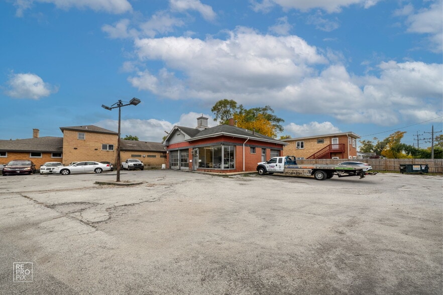 2010 S River Rd, Des Plaines, IL for sale - Building Photo - Image 3 of 6