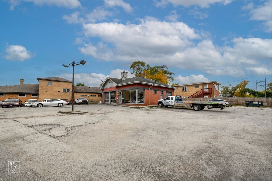 2010 S River Rd, Des Plaines, IL à vendre - Photo du bâtiment - Image 3 de 6