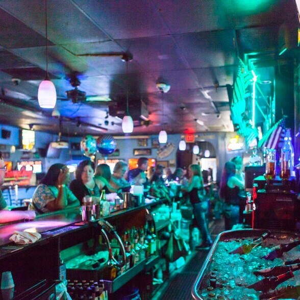 8250-8354 W Oakland Park Blvd, Sunrise, FL for lease - Interior Photo - Image 2 of 12