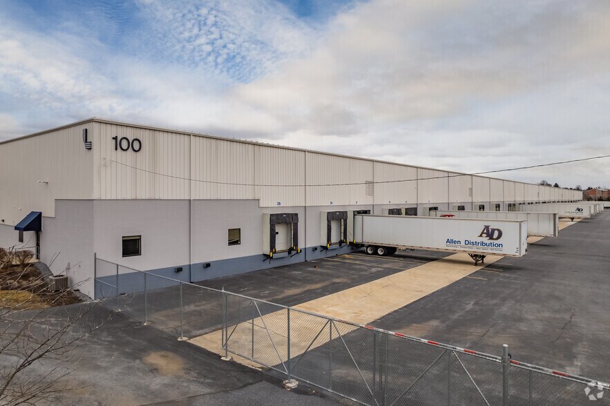 100 Capital Ln, Middletown, PA à louer - Photo du bâtiment - Image 1 de 6