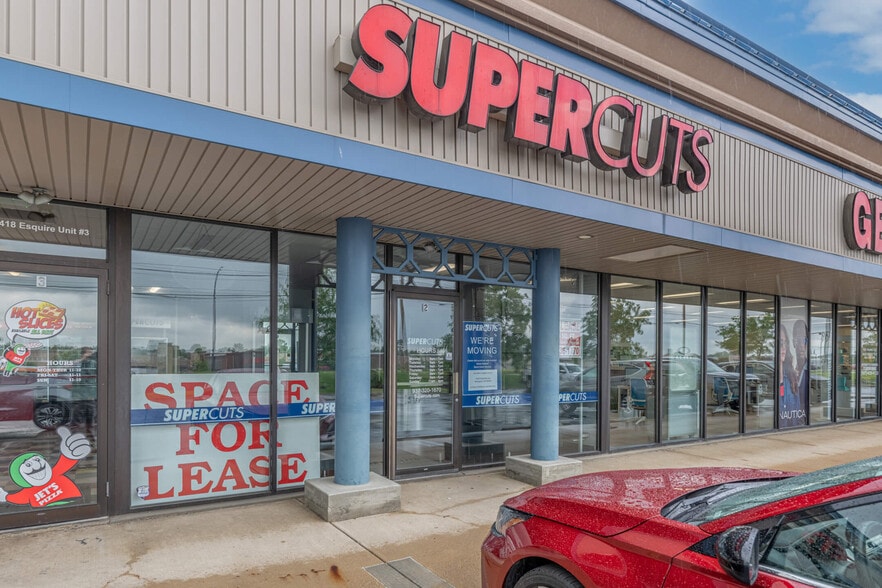 2418 Esquire Dr, Dayton, OH à louer - Photo du bâtiment - Image 3 de 9