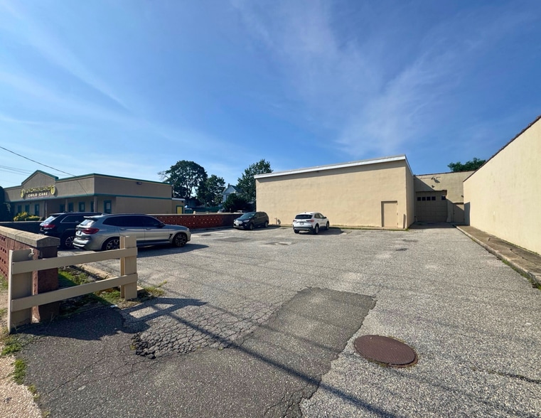 765 Fulton St, Farmingdale, NY for sale - Building Photo - Image 2 of 14