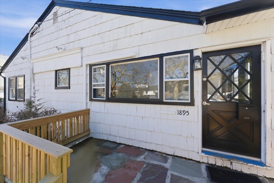 1895 Park St, Atlantic Beach, NY à vendre - Photo du bâtiment - Image 3 de 9