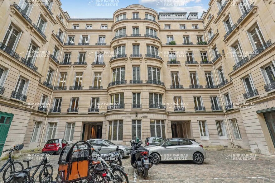 10-12 Avenue De Messine, Paris for lease - Building Photo - Image 2 of 16