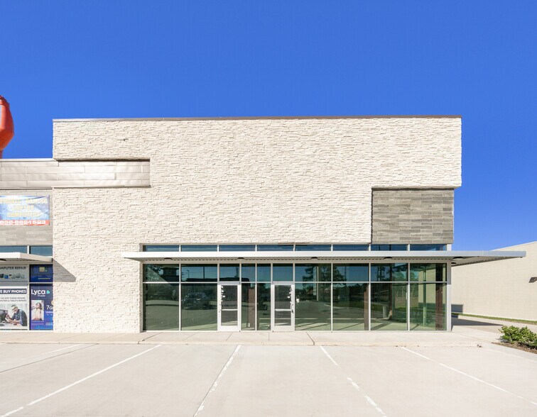 650 W Rankin Rd, Houston, TX à louer - Photo du bâtiment - Image 2 de 10