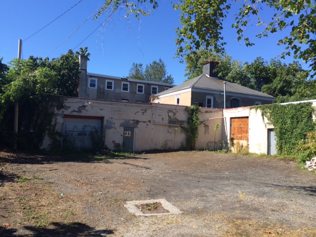 4969 Wakefield St, Philadelphia, PA for lease - Building Photo - Image 1 of 4