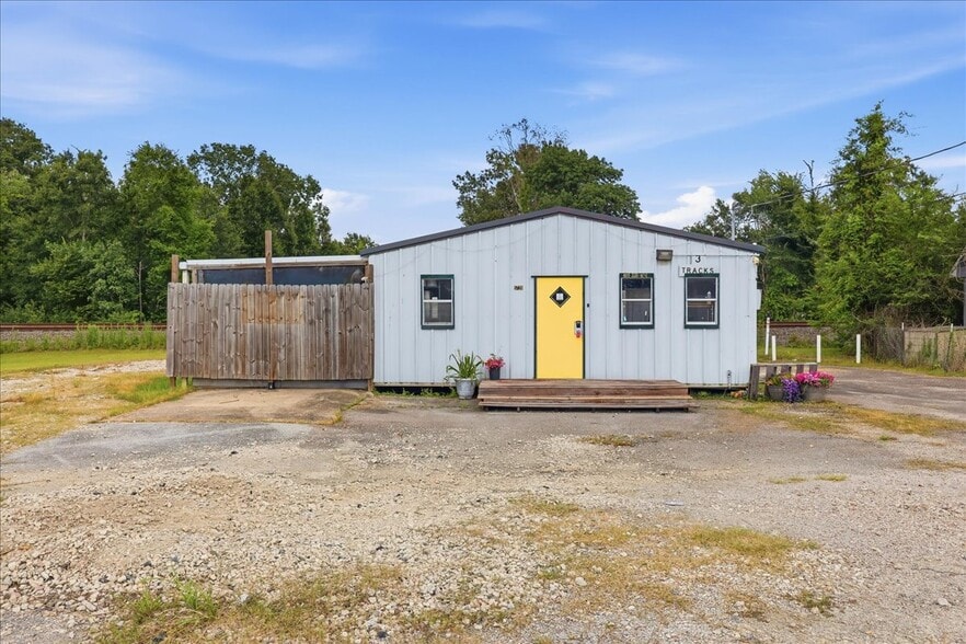 5720 16th St, Orange, TX for sale - Building Photo - Image 2 of 26