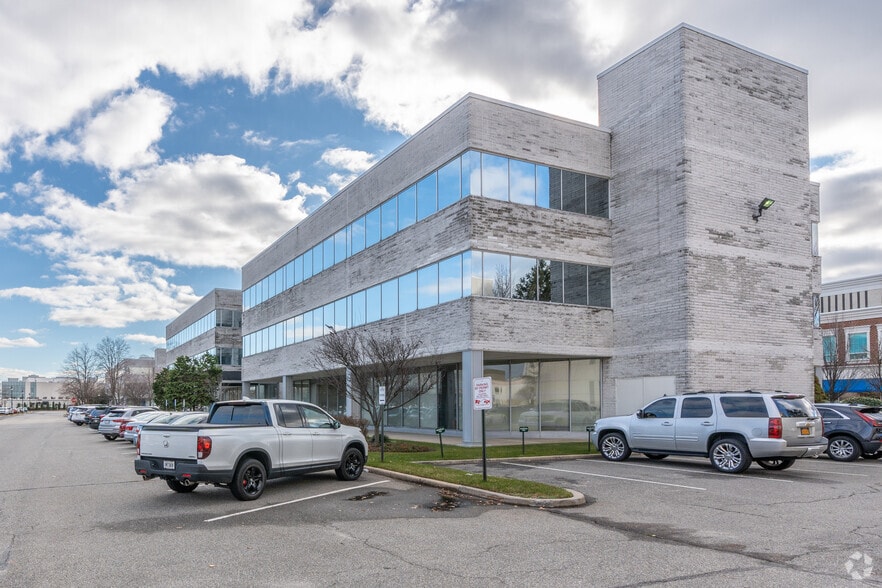 1305 Franklin Ave, Garden City, NY for lease - Building Photo - Image 3 of 8