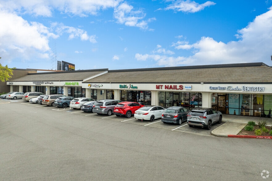3779-4015 E Castro Valley Blvd, Castro Valley, CA à louer - Photo du bâtiment - Image 3 de 5