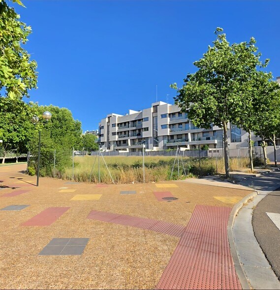 Camino del Pilón, Zaragoza, Zaragoza for sale - Building Photo - Image 3 of 4