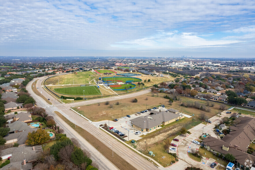 6989 Bryant Irvin Rd, Fort Worth, TX à vendre - Photo principale - Image 1 de 1