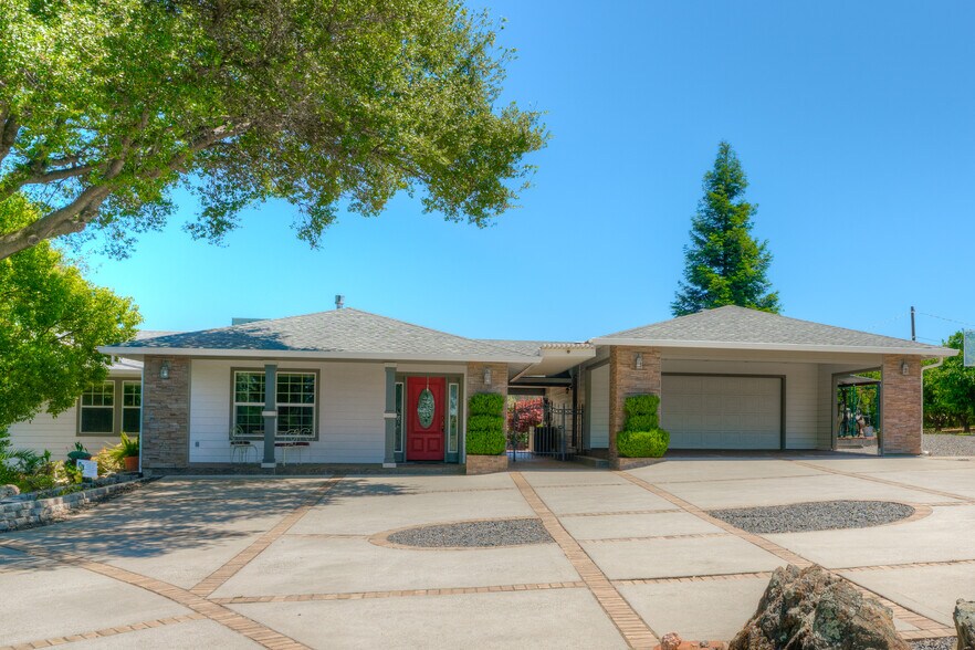 78 Circle View Dr, Oroville, CA à vendre - Photo du bâtiment - Image 2 de 40