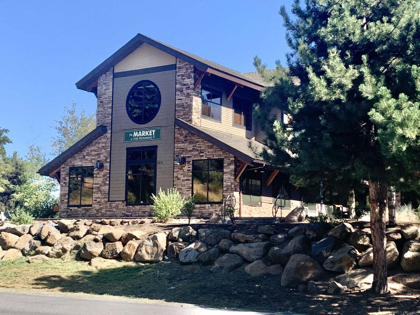 5416 Running Y Rd, Klamath Falls, OR for sale Primary Photo- Image 1 of 13