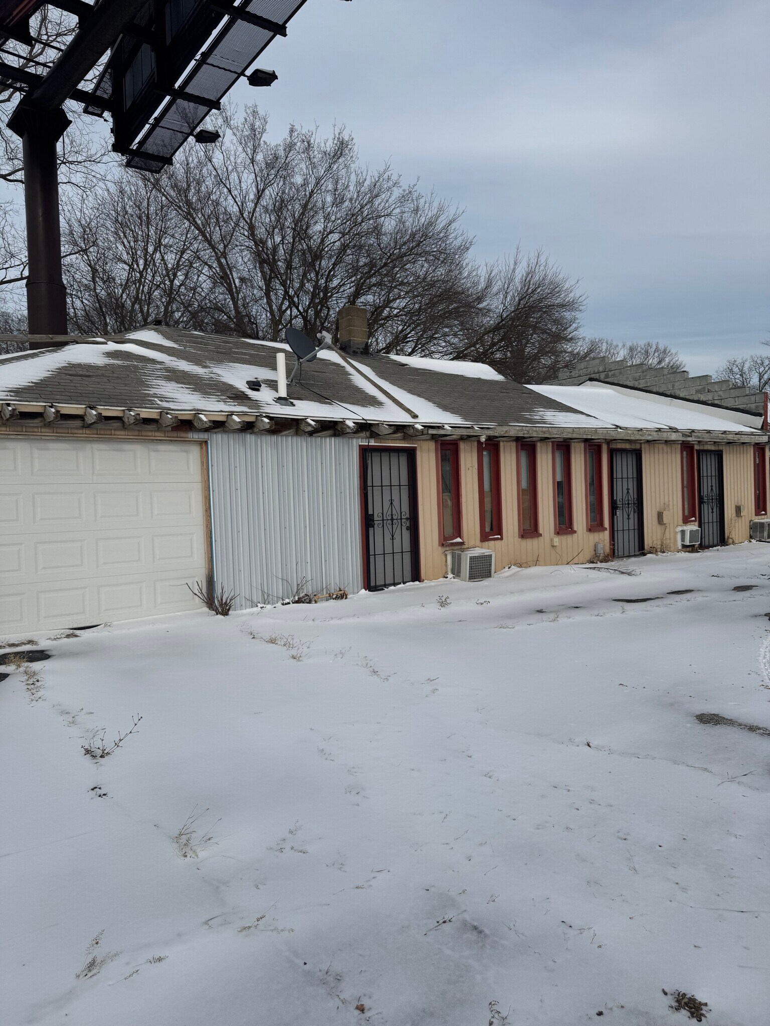 1175 E Napier Ave, Benton Harbor, MI à vendre Photo principale- Image 1 de 11