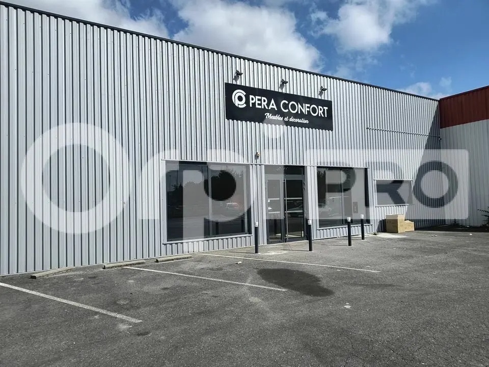 Retail in Reims for lease Building Photo- Image 1 of 7