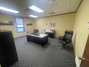 26378 289th Pl, Adel, IA for sale Interior Photo- Image 2 of 5