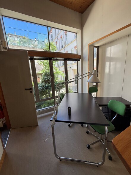 17 Rue Burq, Paris à louer - Photo du bâtiment - Image 2 de 6