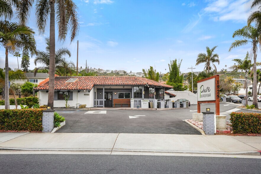 1925 S El Camino Real, San Clemente, CA à vendre - Photo du bâtiment - Image 2 de 32