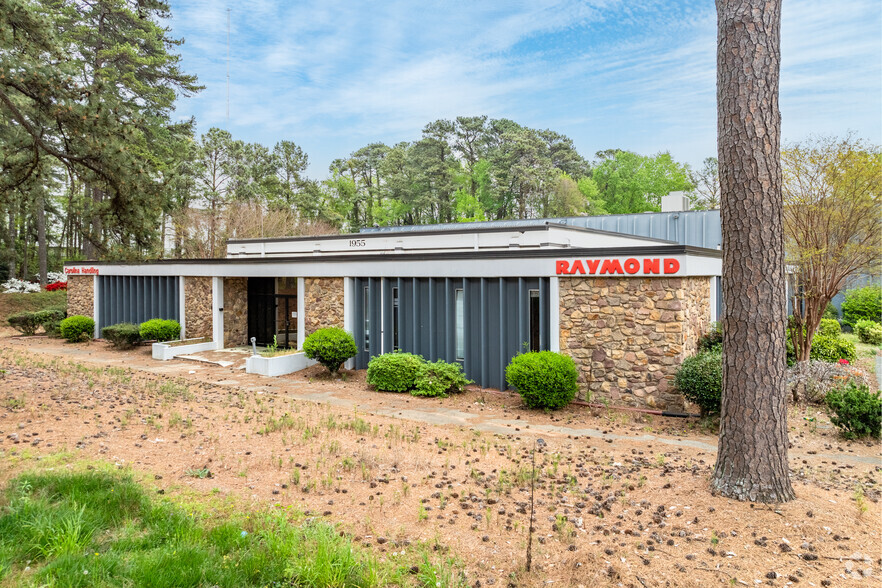 1955 Montreal Rd, Tucker, GA for sale - Primary Photo - Image 1 of 1