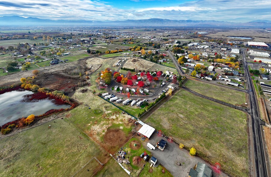 2564 Merry Ln, White City, OR for sale - Building Photo - Image 3 of 9