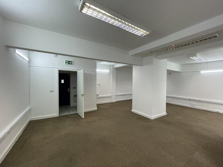 4 William Clowes St, Stoke On Trent for lease - Interior Photo - Image 2 of 7