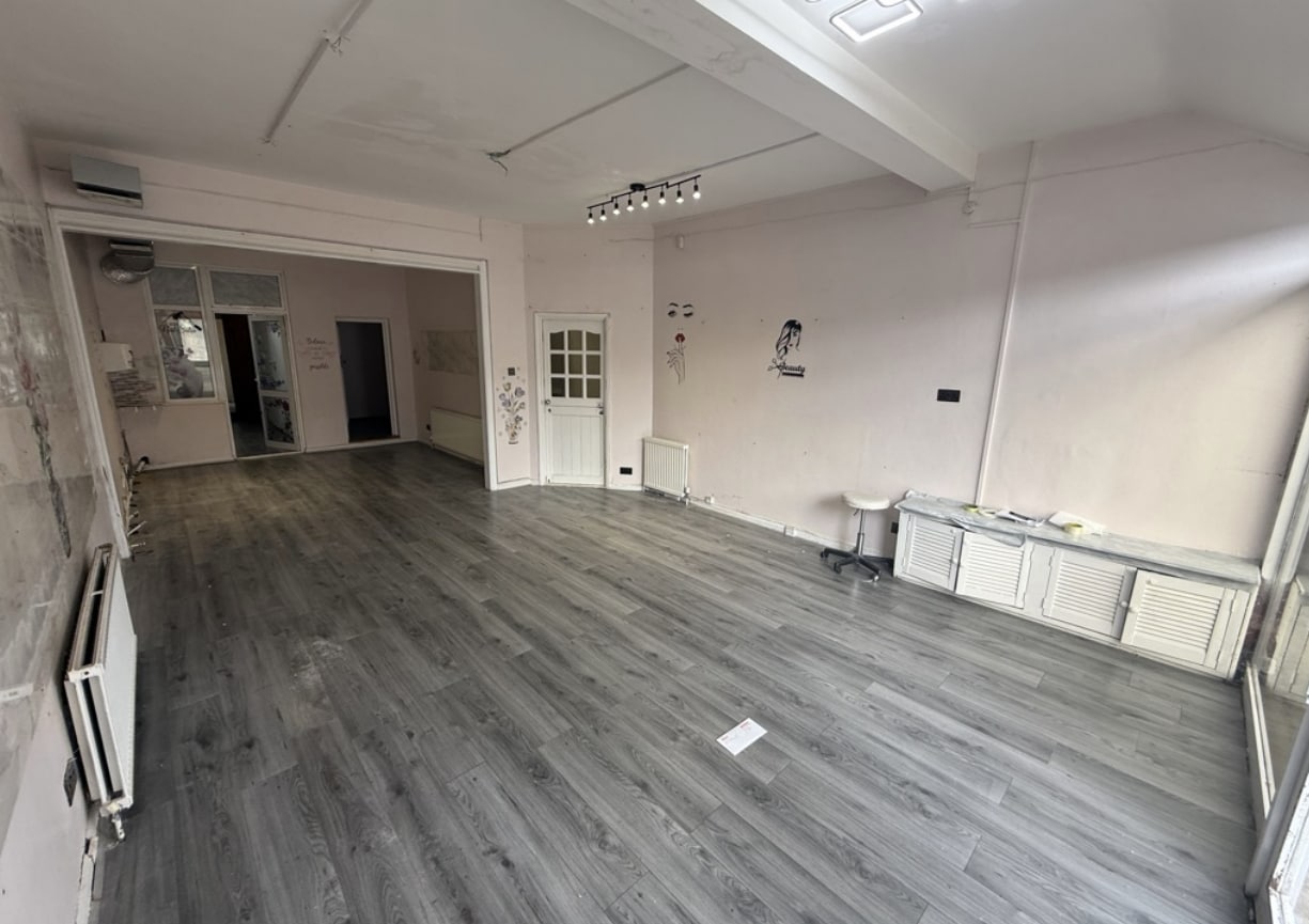 132 Pinner Rd, Harrow for lease Interior Photo- Image 1 of 5