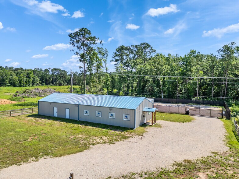11395 FM 2432 Rd, Willis, TX à vendre - Photo du bâtiment - Image 1 de 33