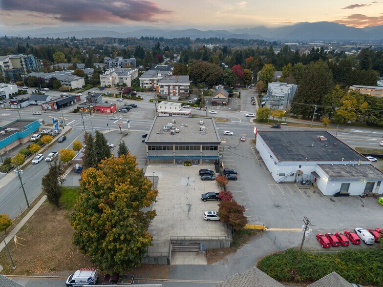 33386 S Fraser Way, Abbotsford, BC à vendre - Photo du bâtiment - Image 3 de 38
