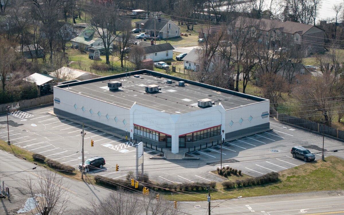 210 E McMurry Blvd, Hartsville, TN à vendre Photo du bâtiment- Image 1 de 30
