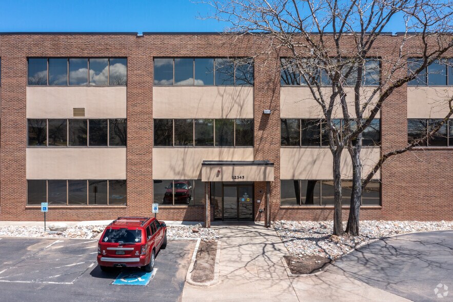 12345 W Alameda Pky, Lakewood, CO à louer - Photo du bâtiment - Image 3 de 4