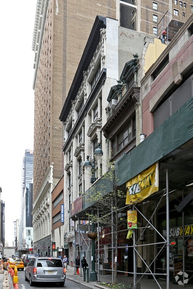 43-47 W 33rd St, New York, NY à louer - Photo du bâtiment - Image 2 de 11