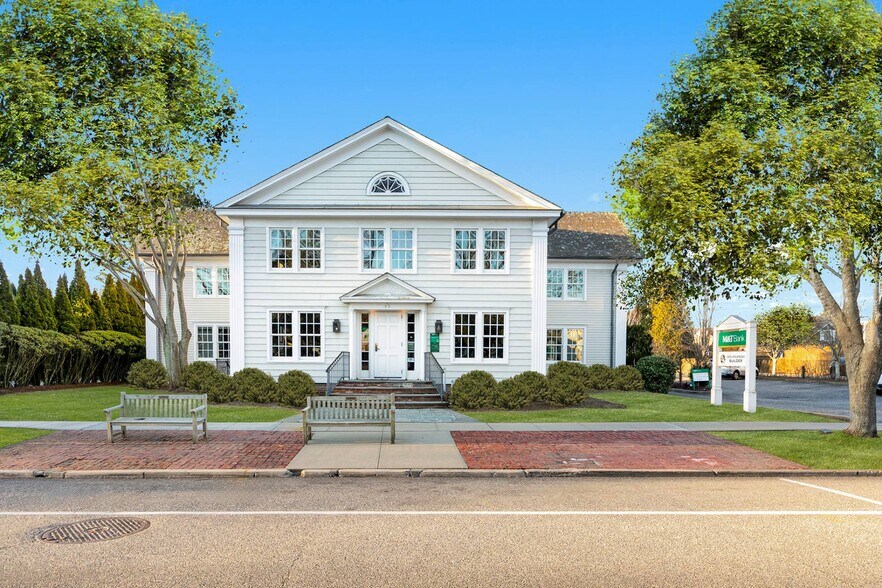 99 Newtown Ln, East Hampton, NY à louer - Photo du bâtiment - Image 1 de 4