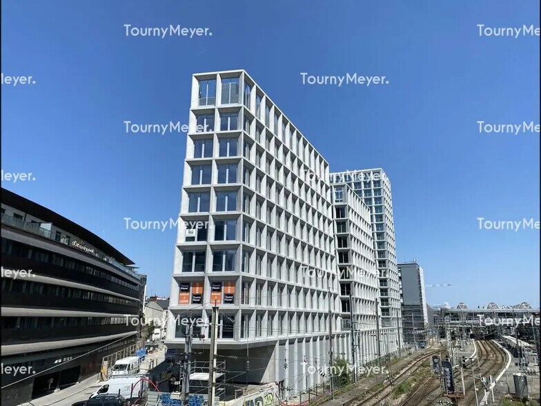 Office in Rennes for lease - Building Photo - Image 1 of 2