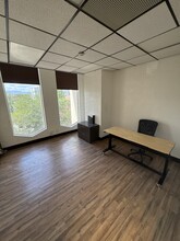 100 N Arlington Ave, Reno, NV à louer Photo intérieure- Image 2 de 4
