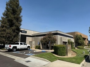 452 W Bedford Ave, Fresno, CA à louer Photo intérieure- Image 2 de 4