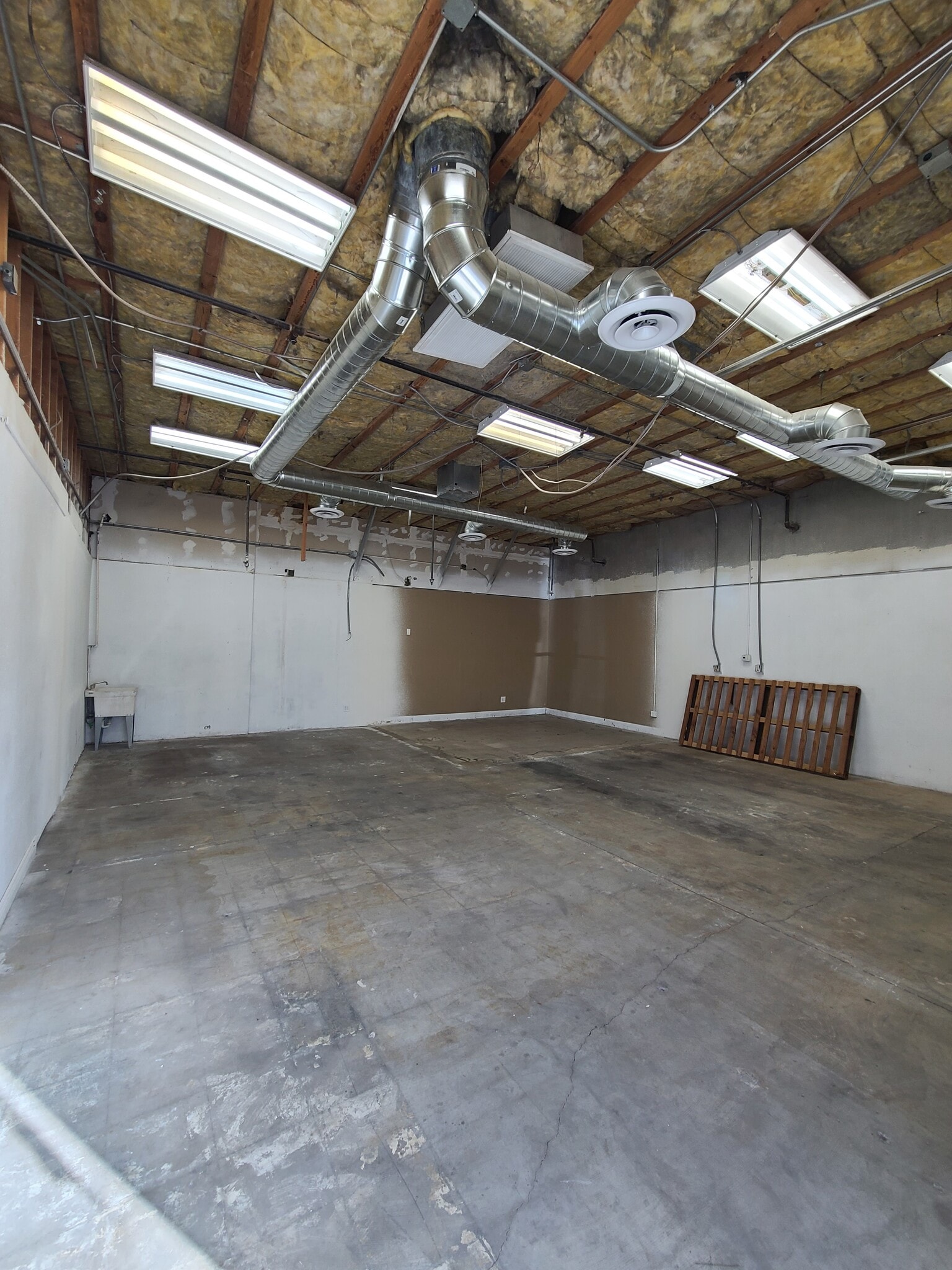 4420 Arville St, Las Vegas, NV for lease Interior Photo- Image 1 of 3