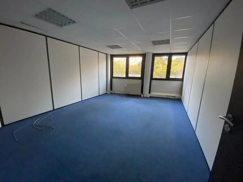 141 Avenue Du Prado, Marseille for lease - Interior Photo - Image 3 of 51