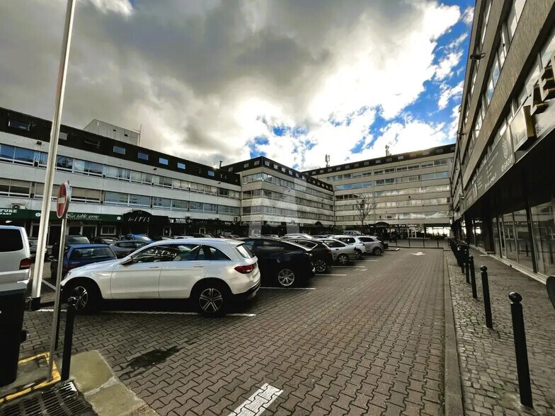 Commerce de détail dans Ris-Orangis à louer - Photo du bâtiment - Image 3 de 13