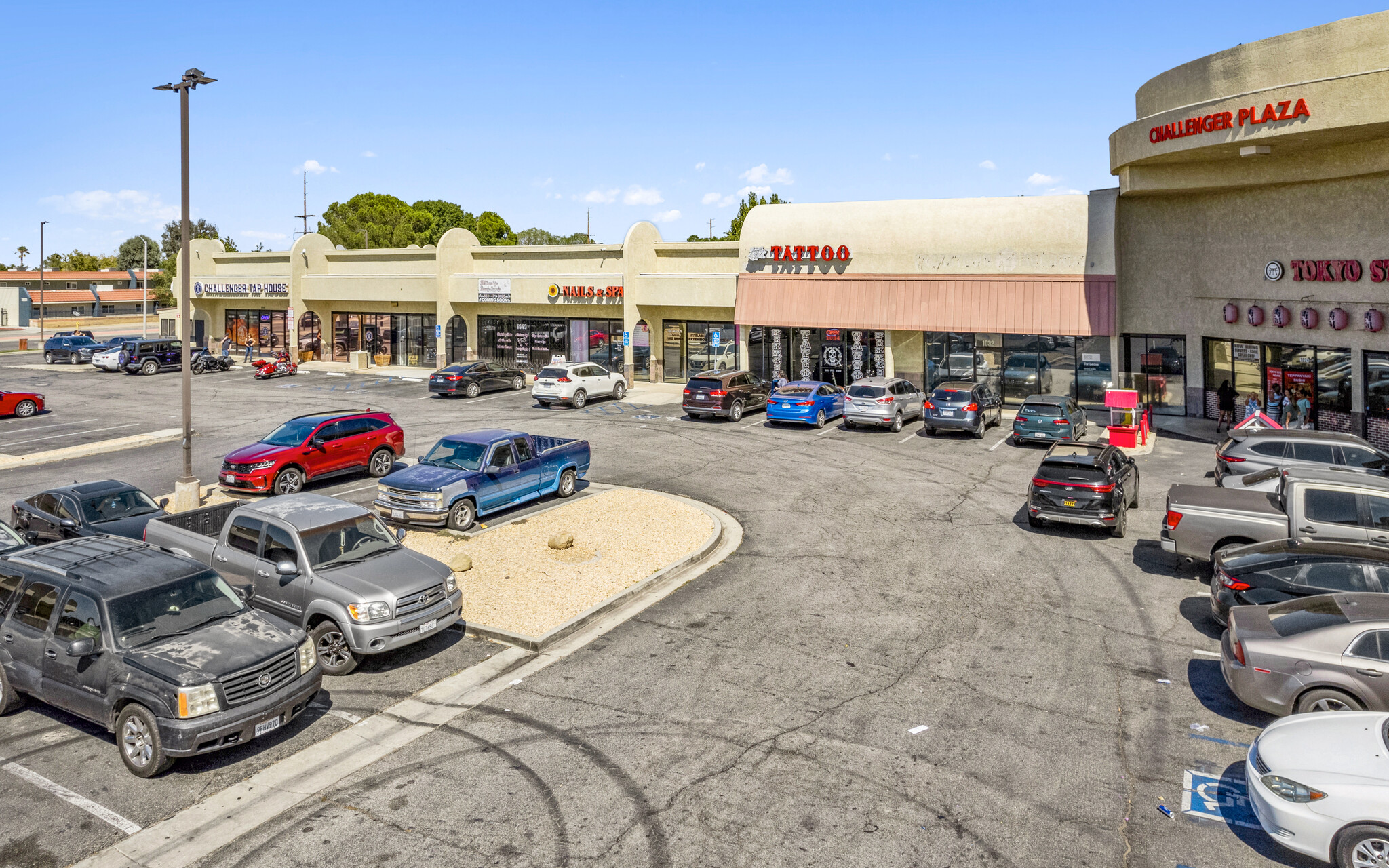 1000-1044 E Avenue K, Lancaster, CA for lease Building Photo- Image 1 of 19