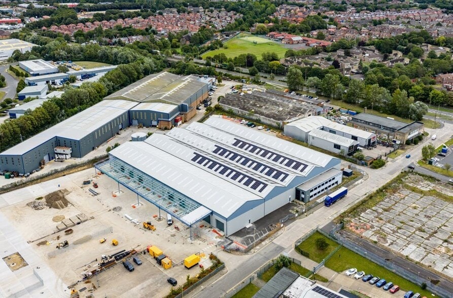 INFINITY PORTFOLIO portfolio of 3 properties for sale on LoopNet.ca - Building Photo - Image 3 of 22