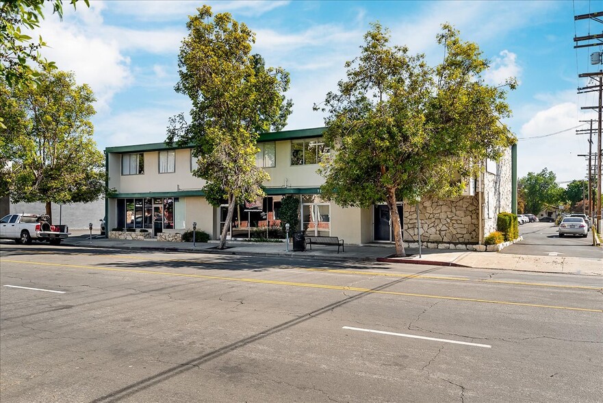 7220 Owensmouth Ave, Canoga Park, CA for sale - Building Photo - Image 2 of 5