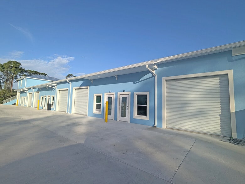 550 Martin Road, Palm Bay, FL for lease - Primary Photo - Image 1 of 11
