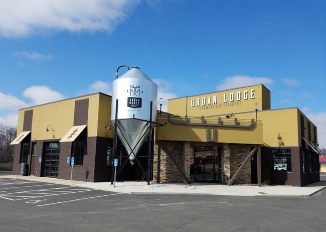 More details for 415 N Benton Dr, Sauk Rapids, MN - Retail for Sale